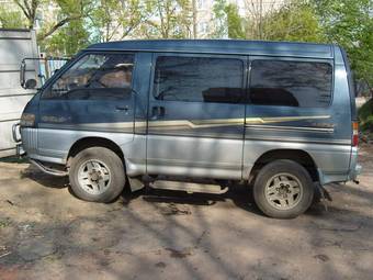 1993 Mitsubishi Delica Pictures