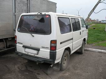 1993 Mitsubishi Delica Photos