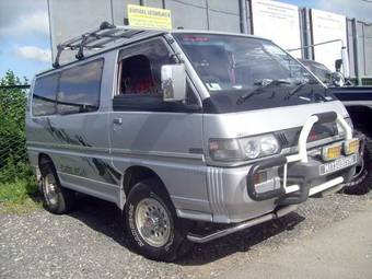 1993 Mitsubishi Delica Images