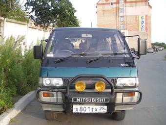 1993 Mitsubishi Delica Photos