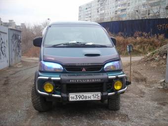 1994 Mitsubishi Delica Photos