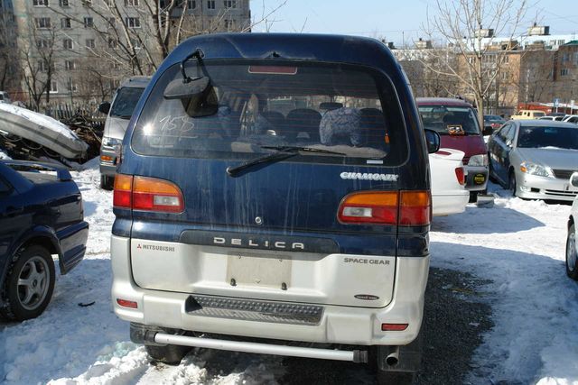 1995 Mitsubishi Delica