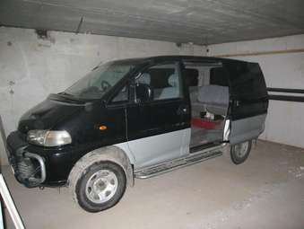 1995 Mitsubishi Delica Pictures