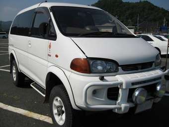 1995 Mitsubishi Delica Pictures