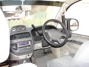 1995 Mitsubishi Delica Photos