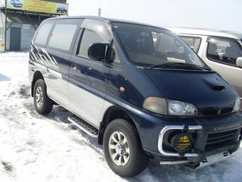 1995 Mitsubishi Delica Photos