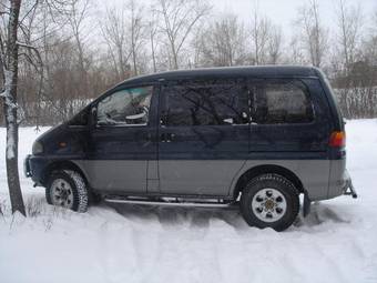 1995 Mitsubishi Delica Pictures