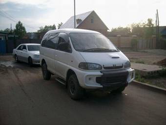 1995 Mitsubishi Delica Pictures