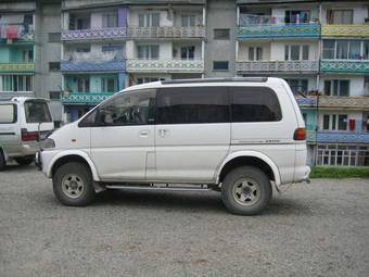 1995 Mitsubishi Delica Photos