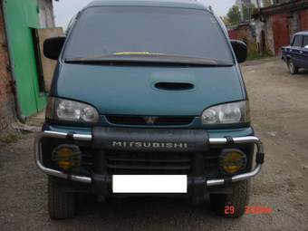 1995 Mitsubishi Delica Pictures