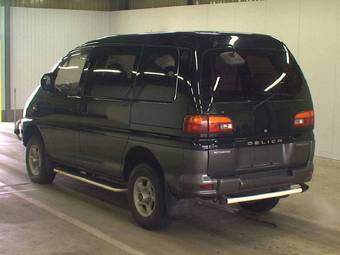 1996 Mitsubishi Delica Photos