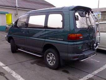 1996 Mitsubishi Delica Photos