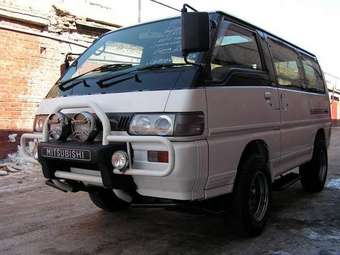 1997 Mitsubishi Delica Pictures