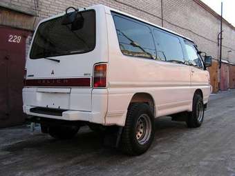 1997 Mitsubishi Delica Photos