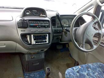 1997 Mitsubishi Delica Photos