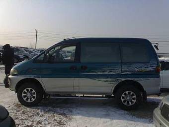 1997 Mitsubishi Delica Photos