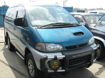 1997 Mitsubishi Delica Pictures