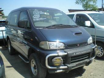 1997 Mitsubishi Delica Pictures