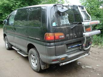 1997 Mitsubishi Delica Photos