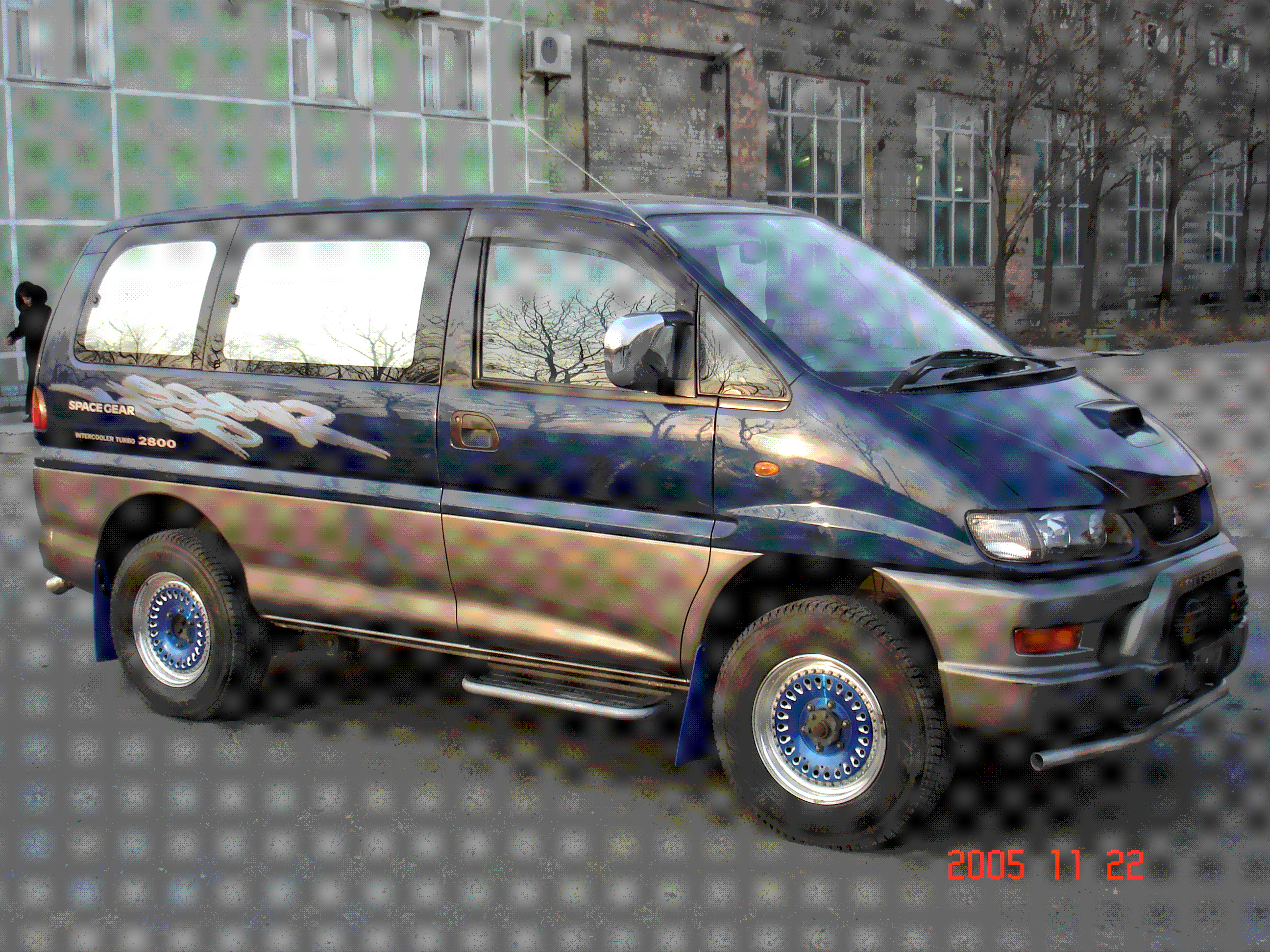 Мицубиси делика 1998