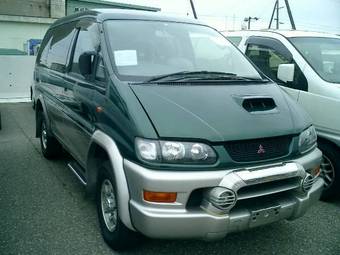 1998 Mitsubishi Delica Photos