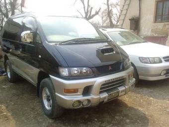 1998 Mitsubishi Delica Photos