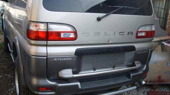 1998 Mitsubishi Delica Photos