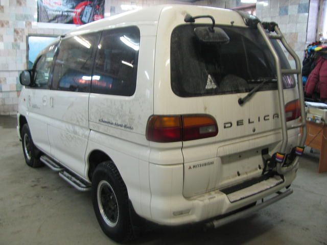 1999 Mitsubishi Delica