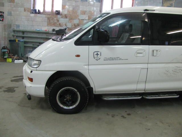 1999 Mitsubishi Delica