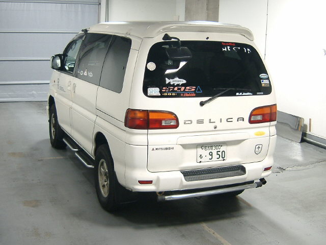 1999 Mitsubishi Delica Images