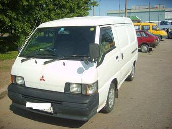 1999 Mitsubishi Delica Photos