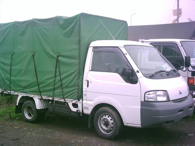 2000 Mitsubishi Delica