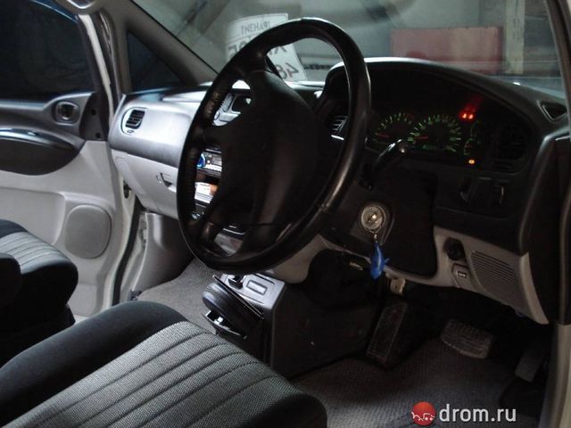 2000 Mitsubishi Delica