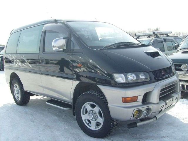 2000 Mitsubishi Delica