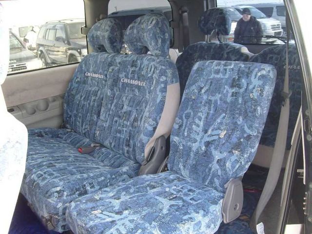 2000 Mitsubishi Delica