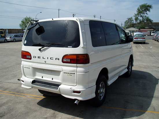 2000 Mitsubishi Delica Wallpapers