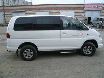 2000 Mitsubishi Delica For Sale