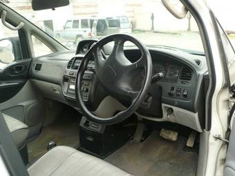 2000 Mitsubishi Delica Pics