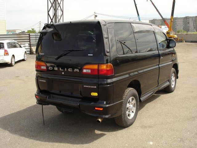 2001 Mitsubishi Delica