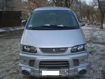 2001 Mitsubishi Delica Images