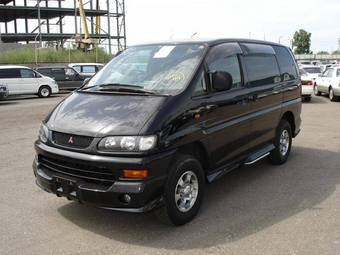 2001 Mitsubishi Delica Images