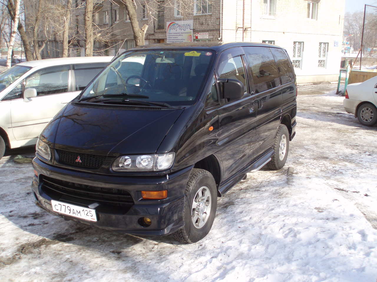 2001 Mitsubishi Delica