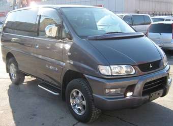 2005 Mitsubishi Delica Images