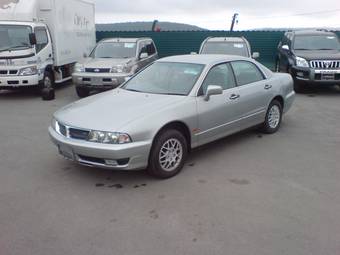 2001 Mitsubishi Diamante Photos