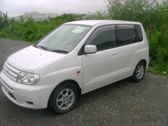 2002 Mitsubishi Dingo Pictures