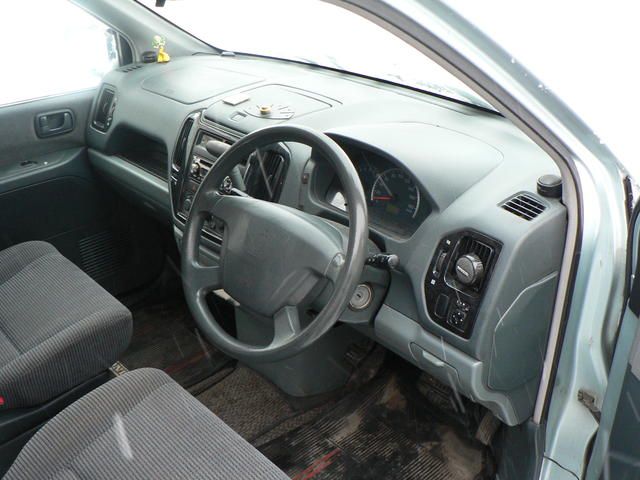 2000 Mitsubishi Dion