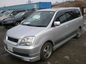 2002 Mitsubishi Dion Pics