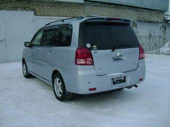2005 Mitsubishi Dion Photos