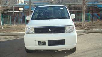 2003 Mitsubishi eK Wagon Pictures