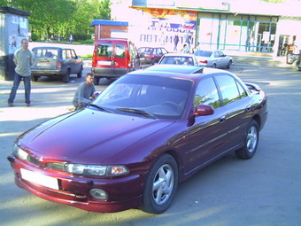 1995 Mitsubishi Galant Photos